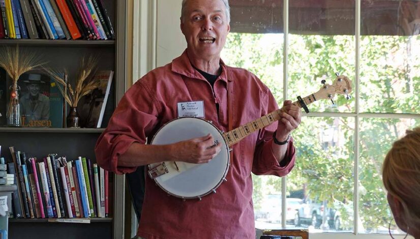 Jerry Bryant Singing Banjo 2